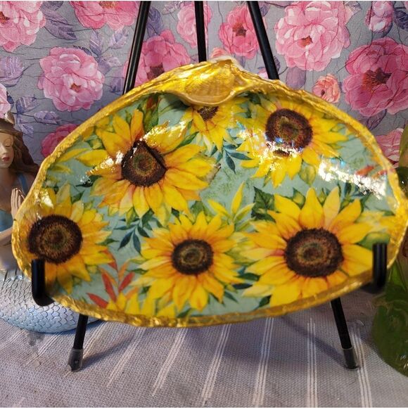 DECOUPAGE CLAM SHELL DECOUPAGE SUNFLOWERS TRINKET DISH - Picture 1 of 10